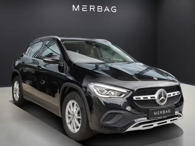 Mercedes-Benz GLA 200
