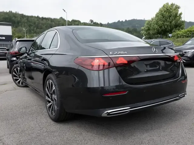 Mercedes-Benz E 220