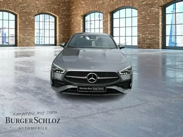 Mercedes-Benz CLA 200