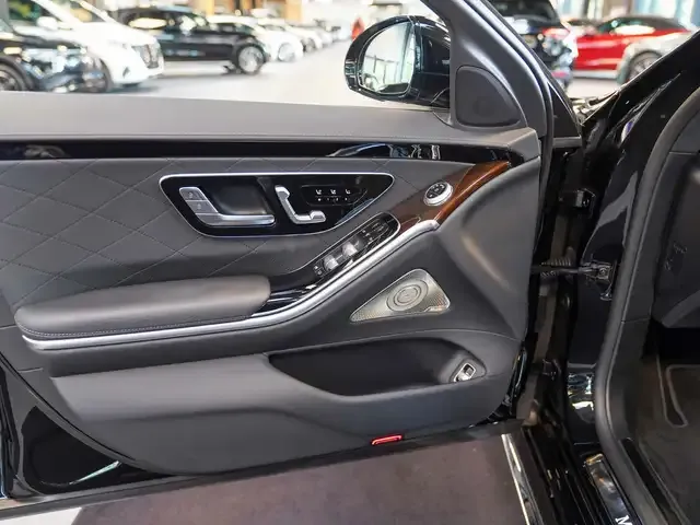 Mercedes-Benz S 500