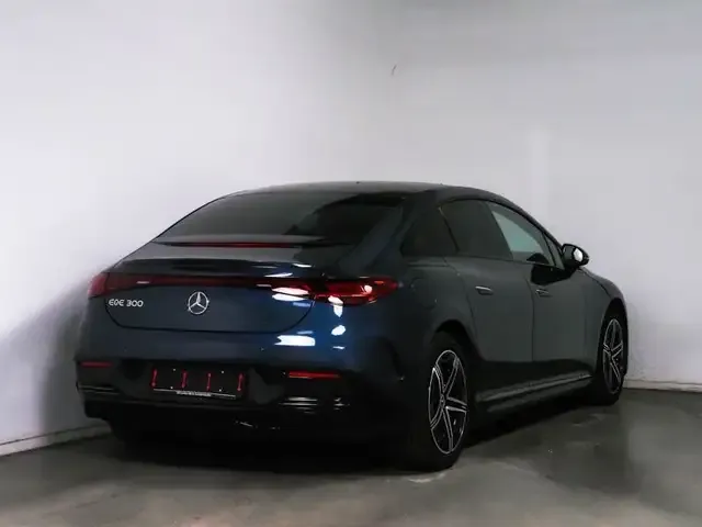 Mercedes-Benz EQE 300