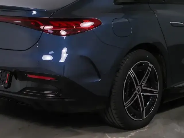 Mercedes-Benz EQE 300