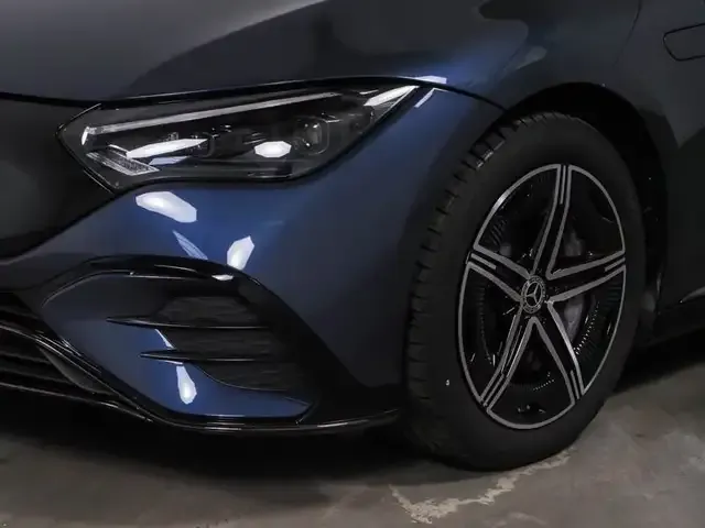 Mercedes-Benz EQE 300