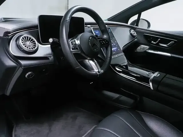 Mercedes-Benz EQE 300