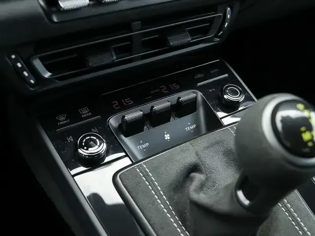 Porsche 992