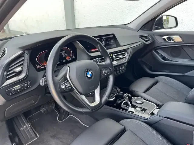 BMW 118