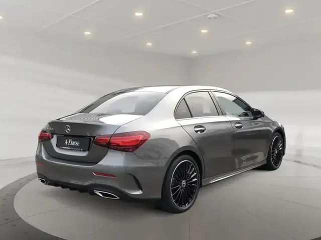 Mercedes-Benz A 220