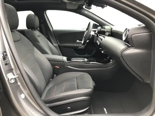 Mercedes-Benz A 220