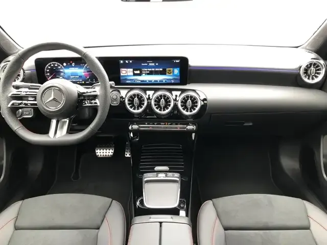 Mercedes-Benz A 220