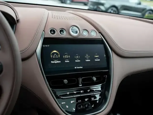 Aston Martin DBX