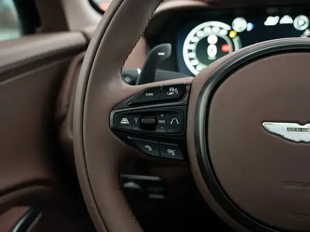 Aston Martin DBX