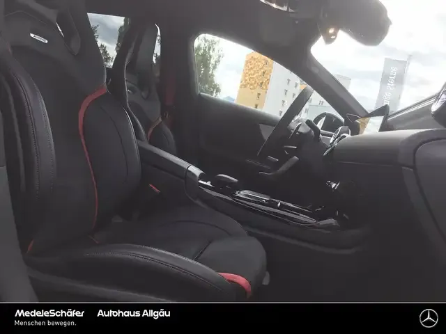 Mercedes-Benz CLA 45 AMG