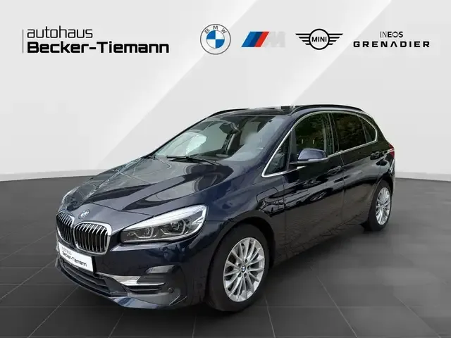 BMW 225