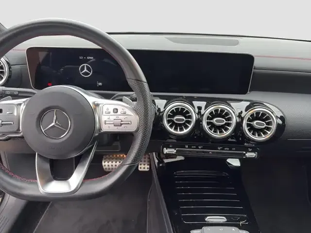 Mercedes-Benz CLA 180