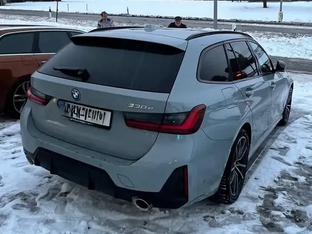BMW 330