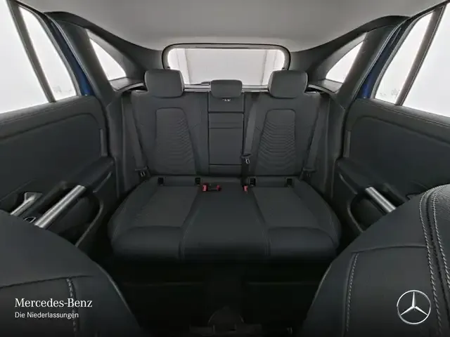Mercedes-Benz EQA 300