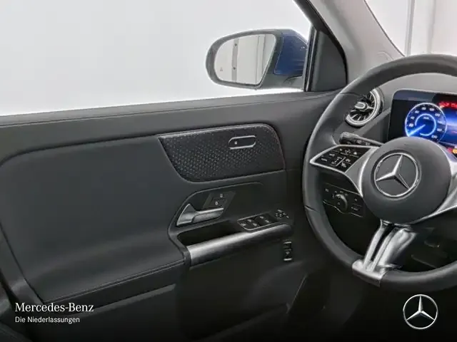 Mercedes-Benz EQA 300