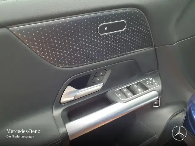 Mercedes-Benz EQA 300