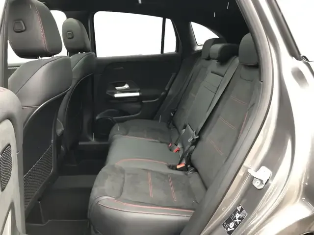 Mercedes-Benz GLA 180