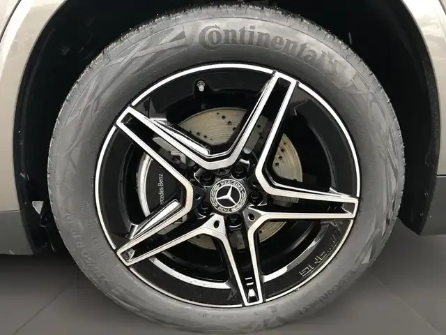 Mercedes-Benz GLA 180