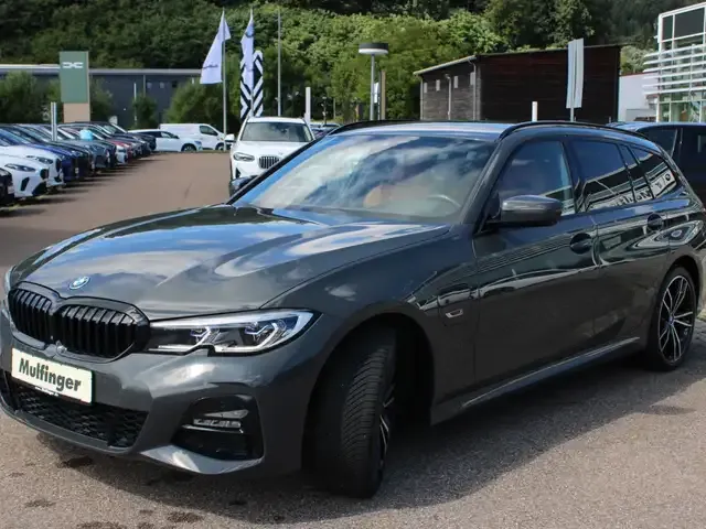 BMW 330