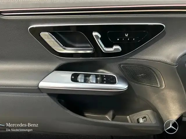 Mercedes-Benz EQE 300