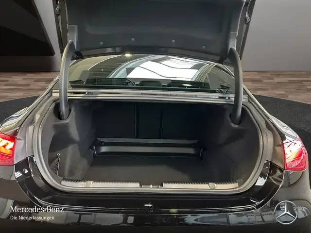 Mercedes-Benz EQE 300