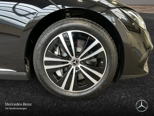 Mercedes-Benz EQE 300