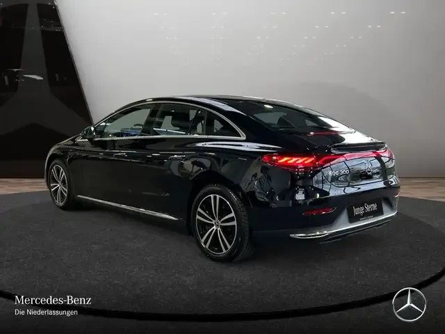 Mercedes-Benz EQE 300