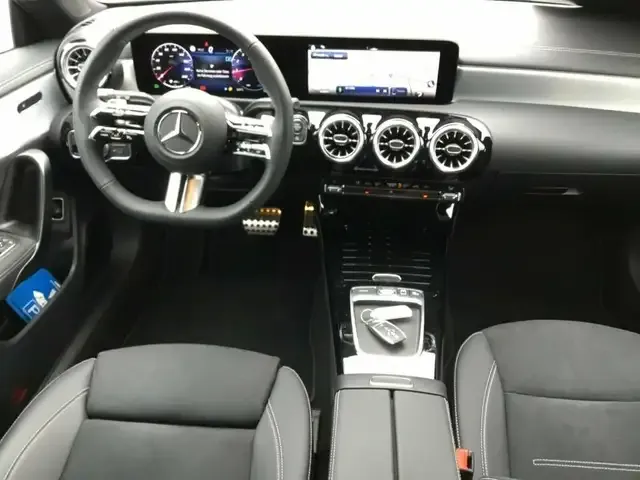 Mercedes-Benz CLA 180