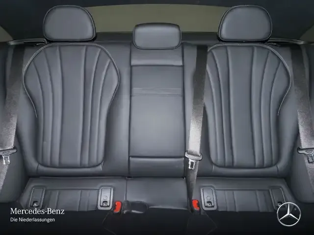 Mercedes-Benz EQE 300