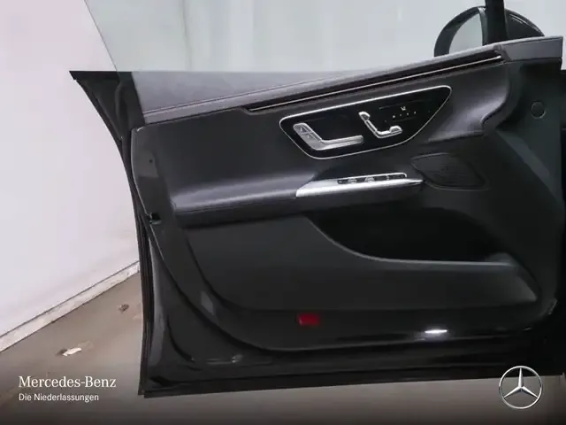 Mercedes-Benz EQE 300