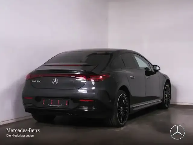 Mercedes-Benz EQE 300
