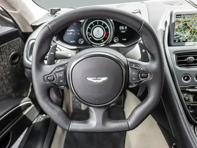 Aston Martin DBS
