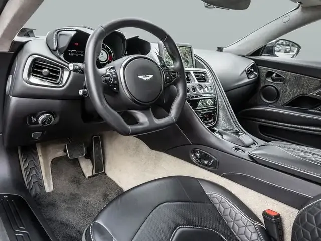 Aston Martin DBS