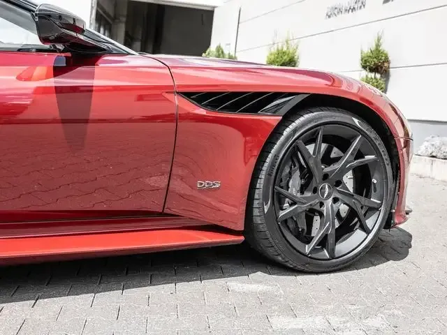 Aston Martin DBS