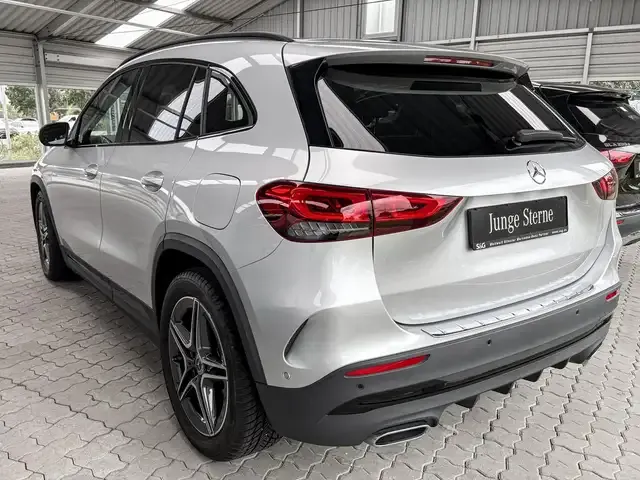 Mercedes-Benz GLA 250
