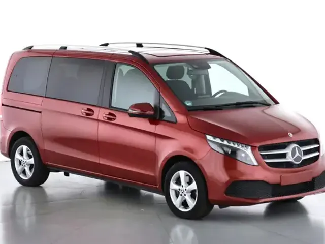 Mercedes-Benz V 220