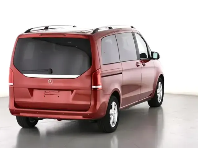Mercedes-Benz V 220
