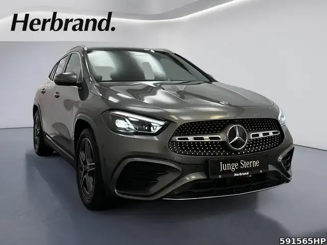 Mercedes-Benz GLA 200