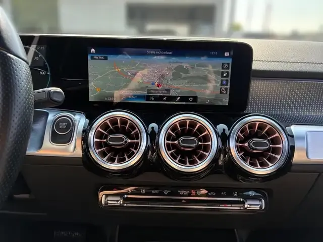 Mercedes-Benz EQB 300