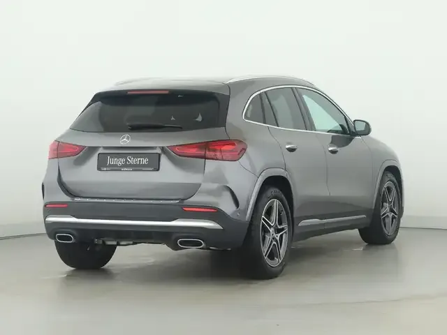 Mercedes-Benz GLA 200