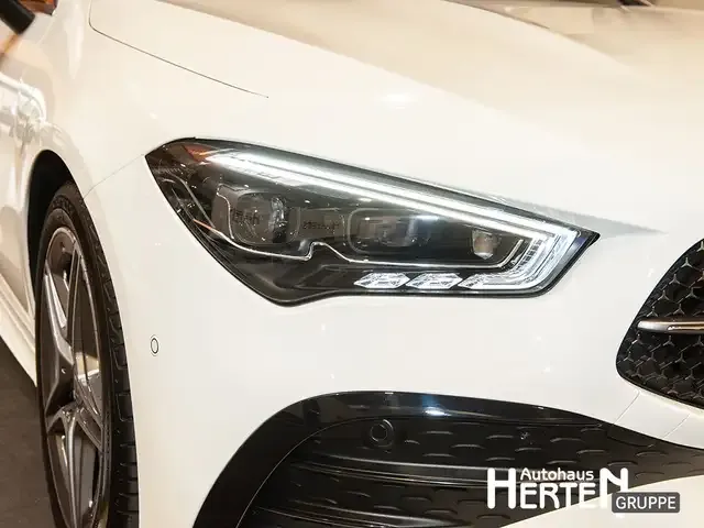 Mercedes-Benz CLA 200
