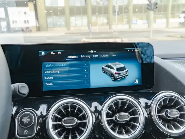 Mercedes-Benz GLA 200