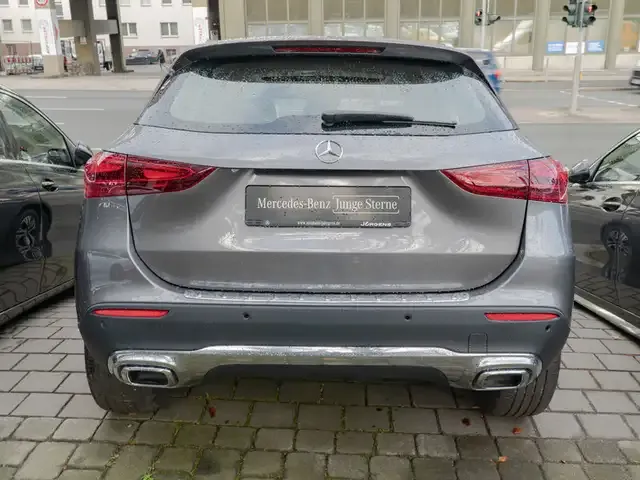 Mercedes-Benz GLA 200