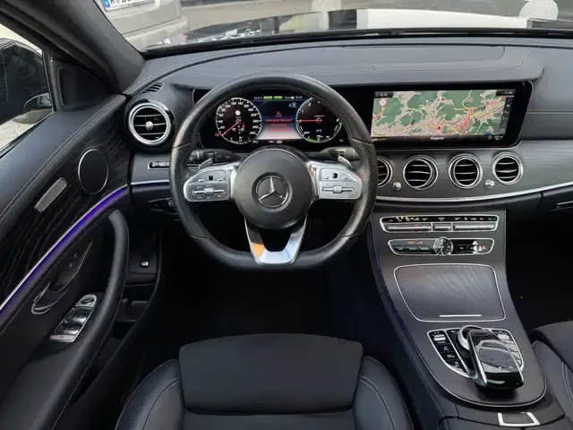 Mercedes-Benz E 300
