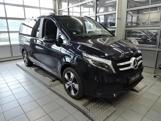 Mercedes-Benz V 250