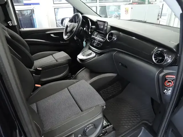 Mercedes-Benz V 250