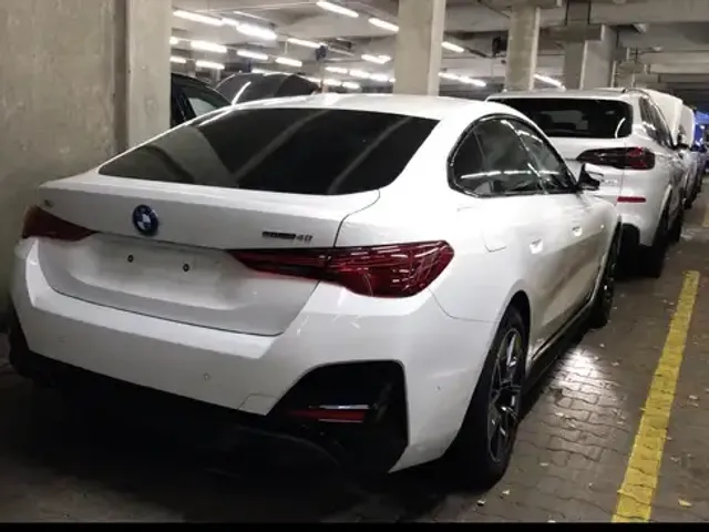 BMW i4