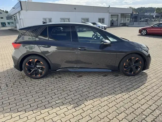 CUPRA Born